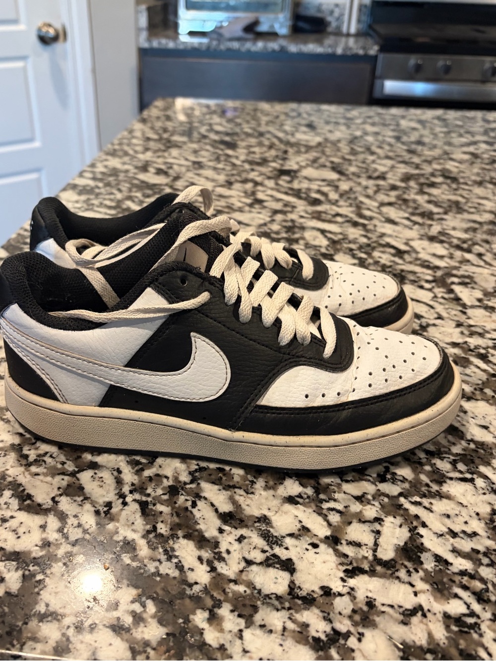 Nike Sneakers Women’s Court Vision Low Shoes - Picture 2 of 6